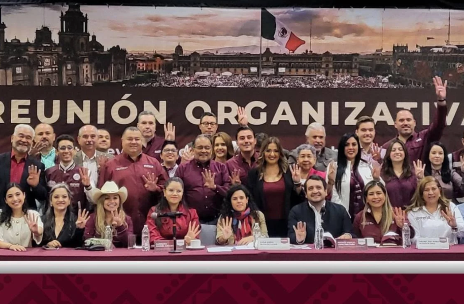 Andrés Manuel López Beltrán aparece en acto en Monterrey